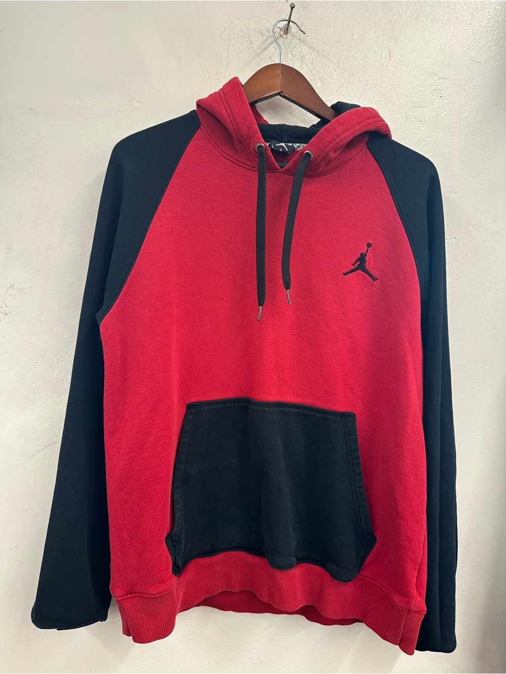 Jordan flight Men’s Red & Black Pullover Hoodie sweater size large